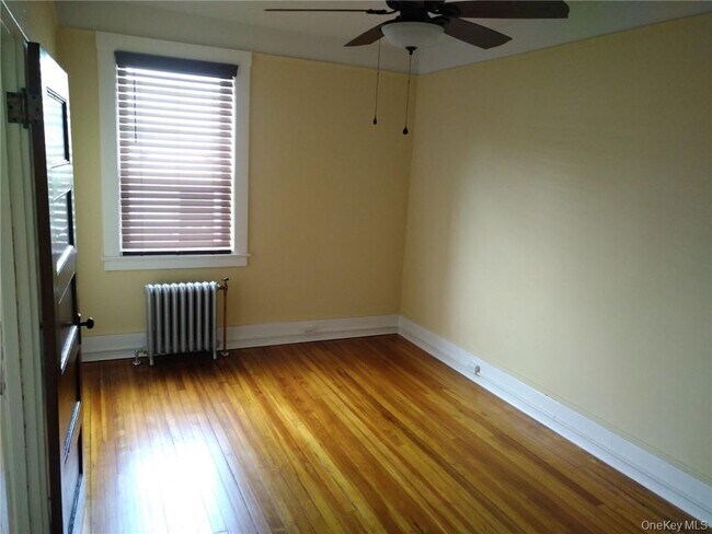 Building Photo - 262 NY-32