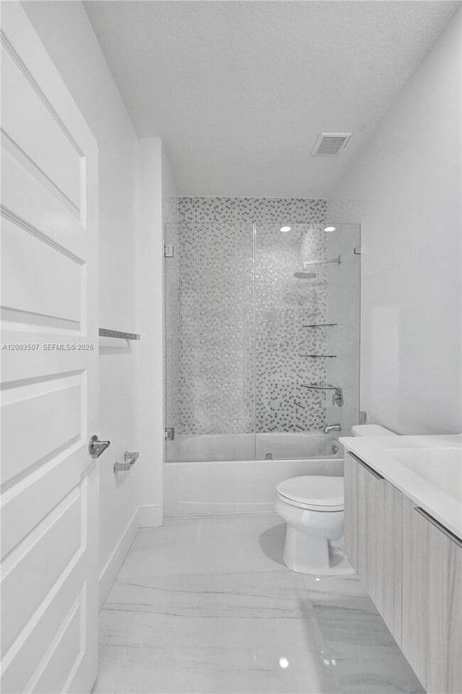 Building Photo - 10500 NW 78th Terrace