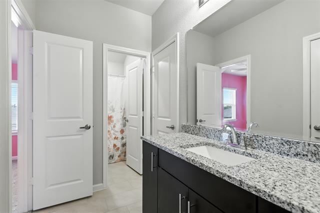 Building Photo - 925 Ridgehurst Dr