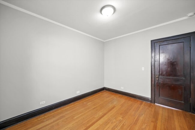 Building Photo - 1925b Grove Ave