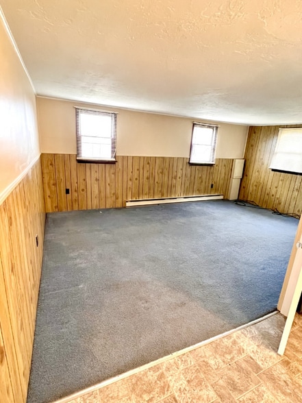 Building Photo - 2 Albert Ln