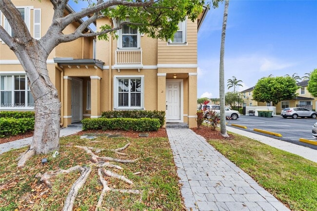 Building Photo - 230 SE 29th Ave