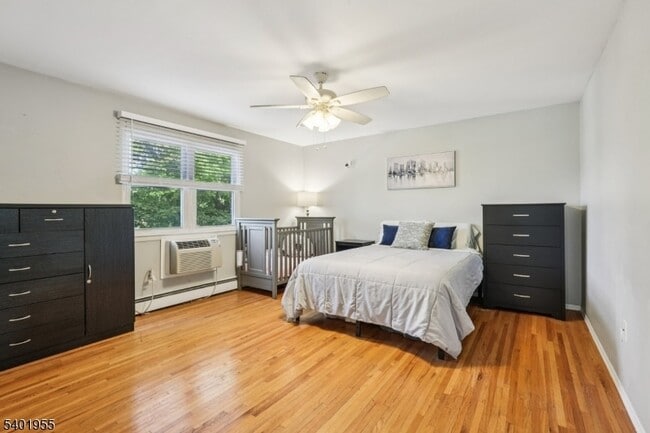 Building Photo - 421 Bloomfield Ave