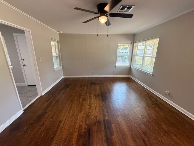 Building Photo - Coming Soon: Near the University 2 bedroom Duplex With Private yard