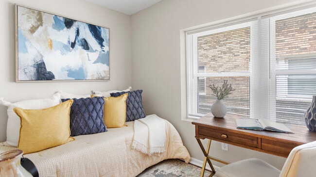 Building Photo - The Flats on 39th