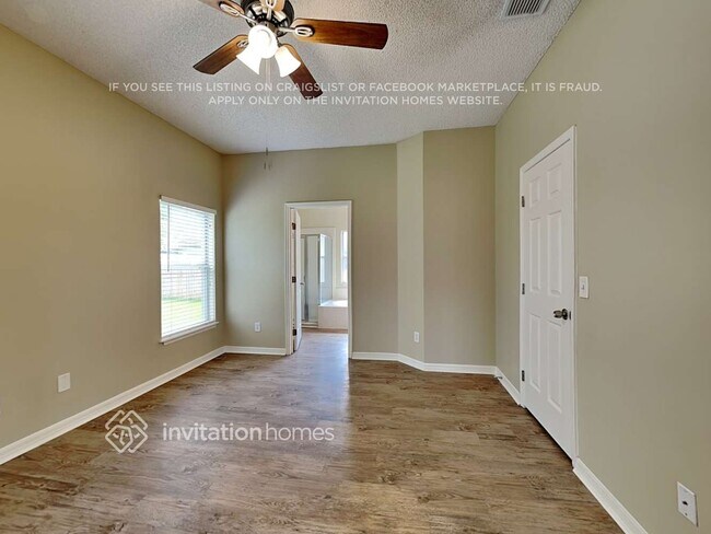 Building Photo - 113 Woodbury Pines Cir