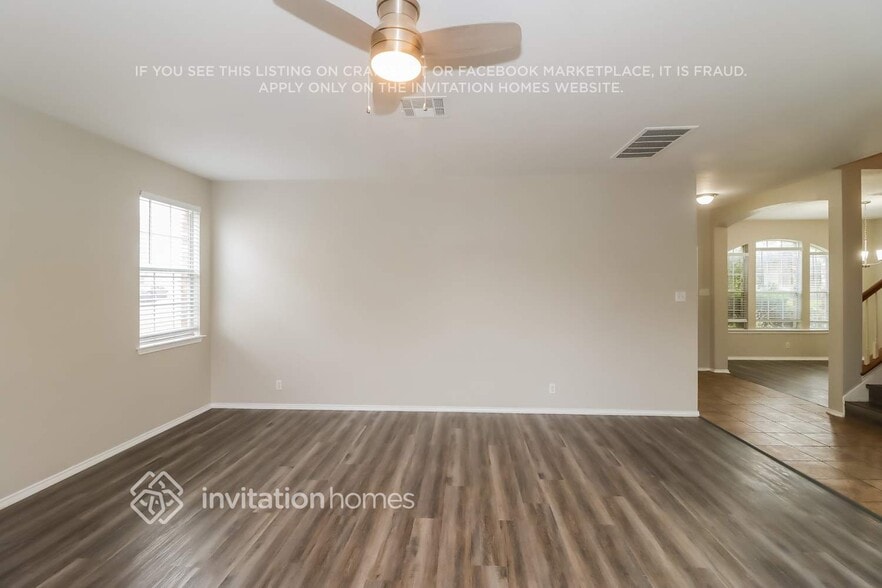Building Photo - 1635 Abbey Ln