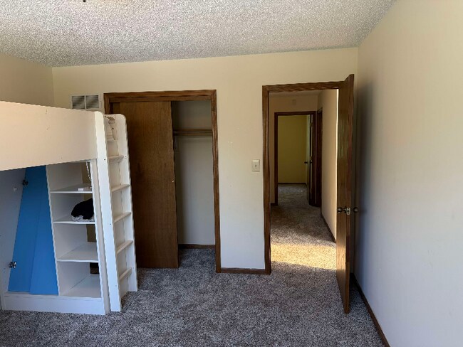 Building Photo - 8323 Woodson Dr