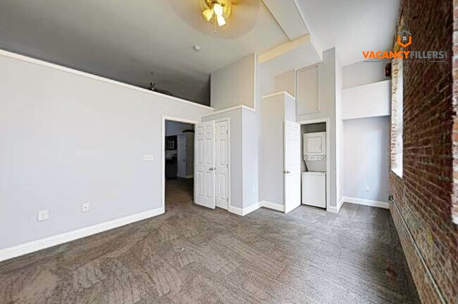 Building Photo - 507 N Paca St