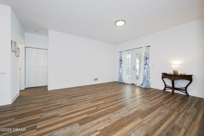 Building Photo - 830 Airport Rd