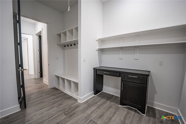 Building Photo - 2109 Bella Vista