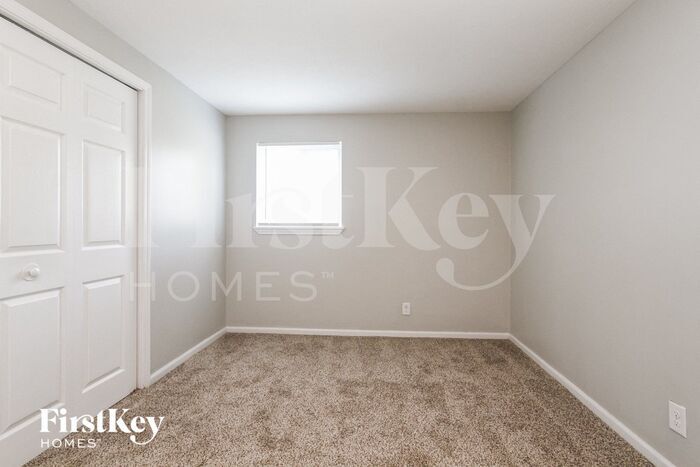Building Photo - 6002 Gateway Dr