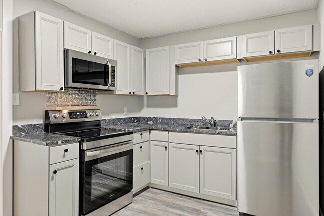 Building Photo - 5225 Central Ave