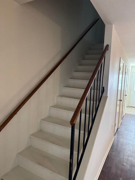 Building Photo - 4454 Stumberg Ln