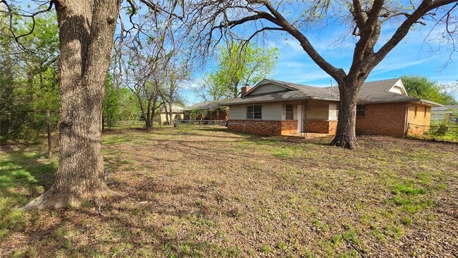 Building Photo - 3224 Lazy Ln