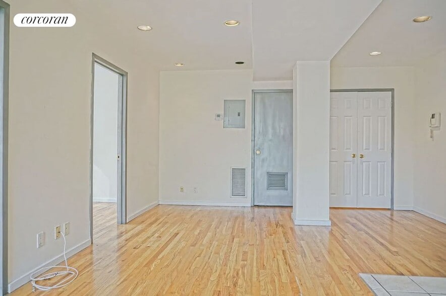 Building Photo - 1627 Park Ave
