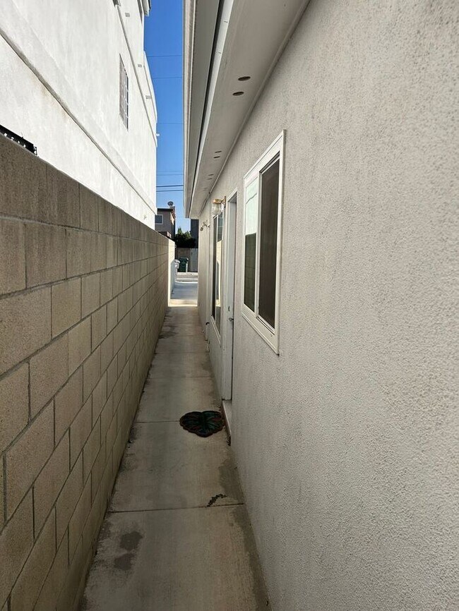 Building Photo - FANTASTIC 1BD 1BA FOR LEASE!