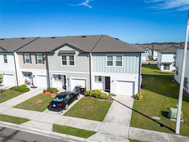 Building Photo - 740 Madison Dr