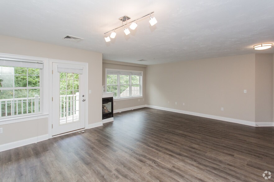 Hastings Village 66 Hastings St Wellesley MA 02481 Apartment Finder