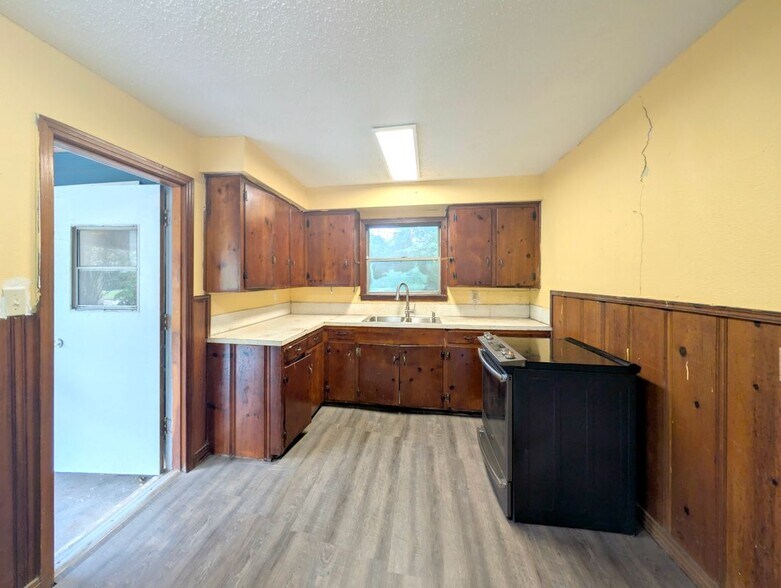 Building Photo - 4515 Booker St