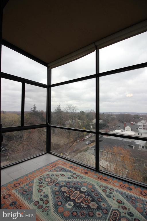 Building Photo - 3217 Wisconsin Ave