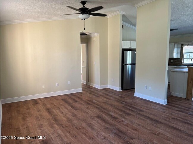 Building Photo - 1300 Eldron Blvd SE