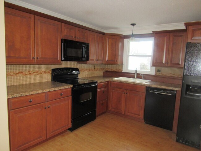 Building Photo - Salem single-family home for rent