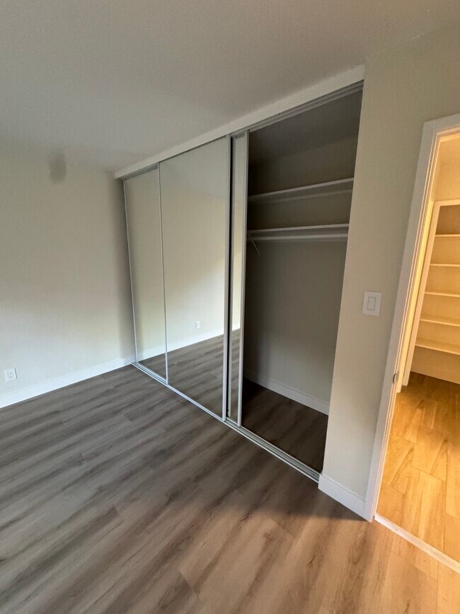 Building Photo - 1056 Grand-102