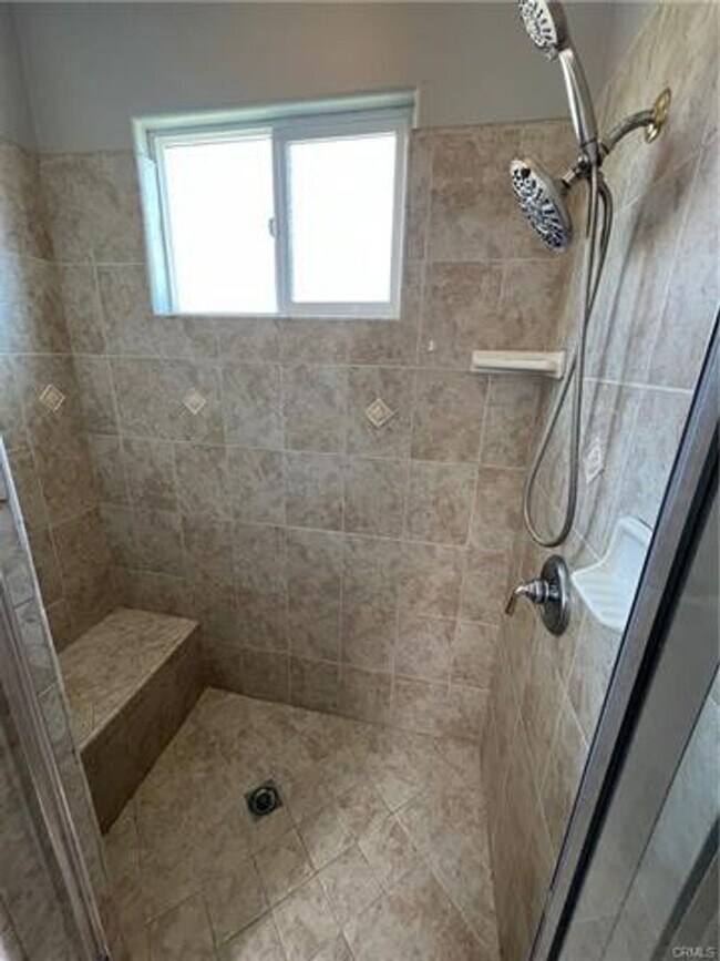 Building Photo - Charming Canyon Lake Home