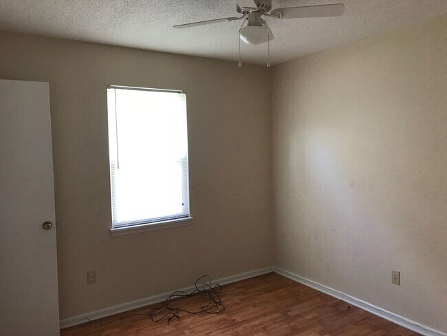 Building Photo - 4243 Windsor Spring Road - Field Crest