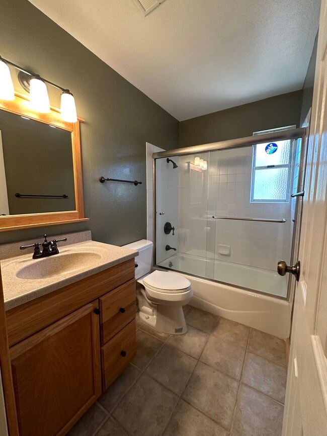 Building Photo - Centrally Located Near Heavenly,  2 bedroo...