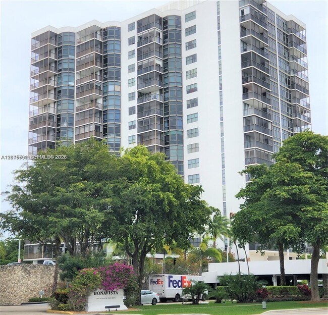 Building Photo - 3375 N Country Club Dr