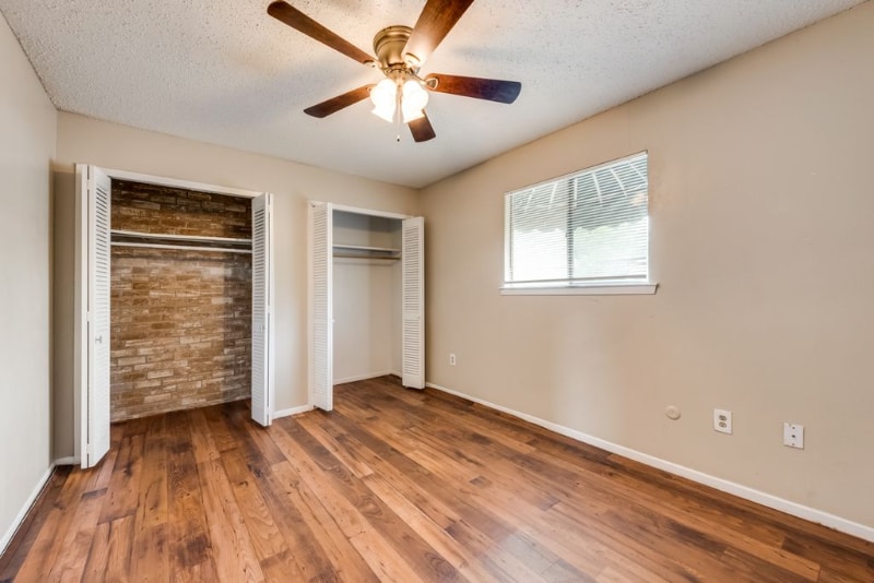 Building Photo - 2304 Long Ridge Ln
