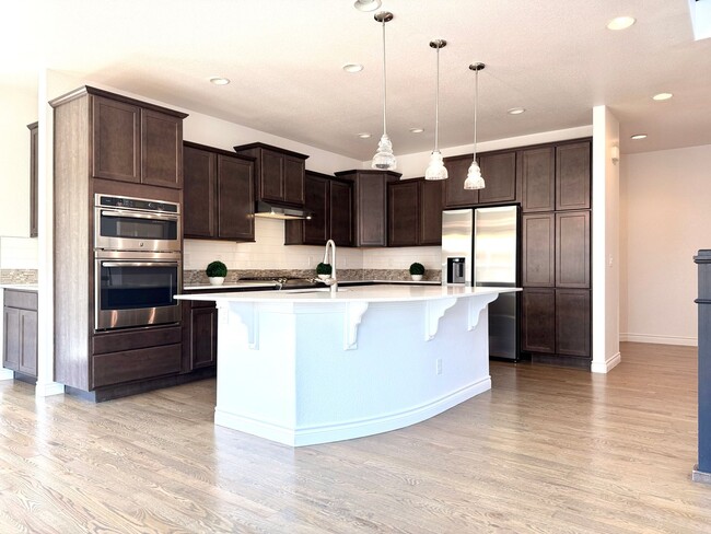 Building Photo - FABULOUS 2 STORY IN WOLF RANCH