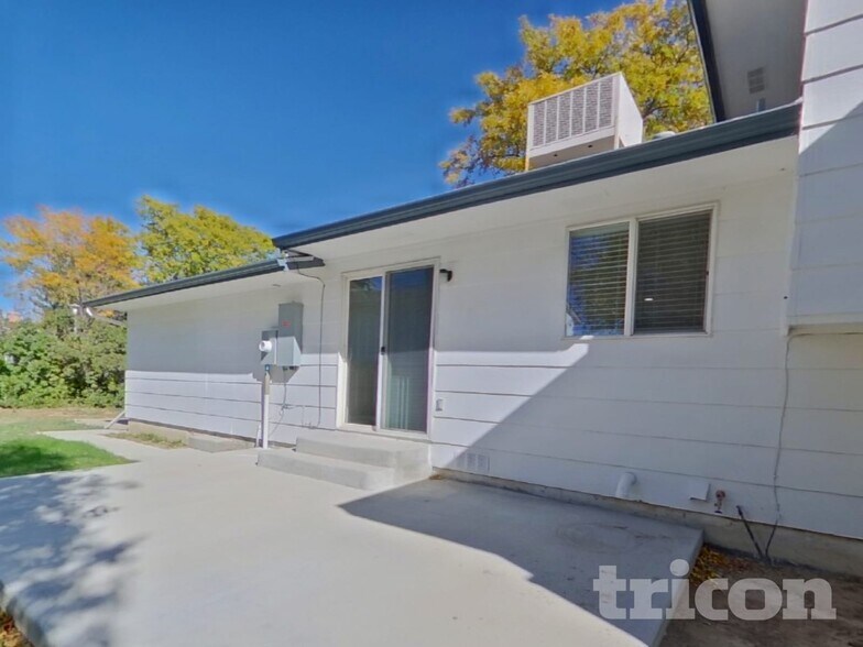 Building Photo - 10025 Alcott St