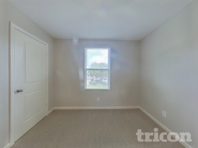 Building Photo - 1058 Lancelot Dr