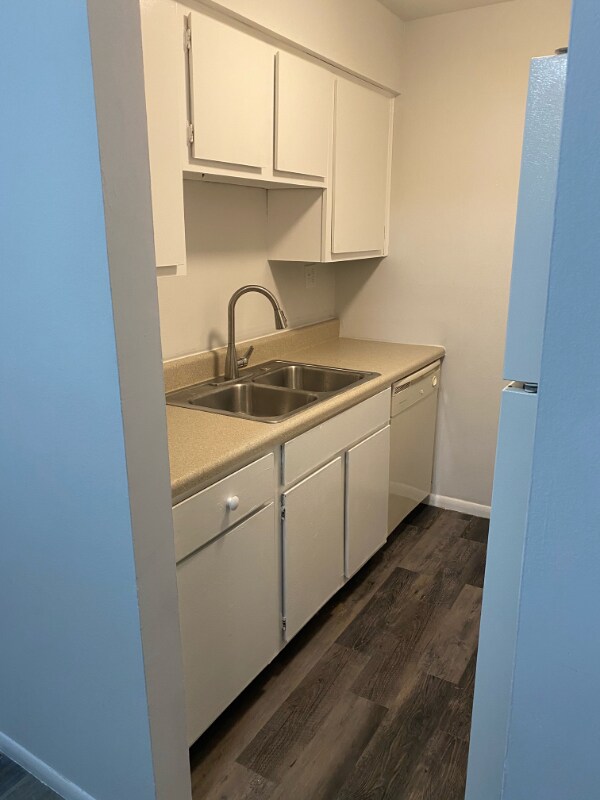 Building Photo - 7417 Daniel Webster Dr