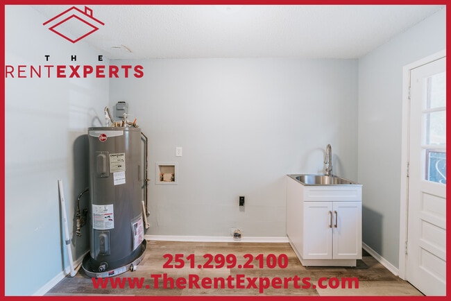 Building Photo - 3866 Hilton Dr