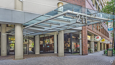 Building Photo - 211 E Ohio St
