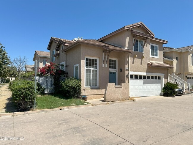 Primary Photo - 237 Spurwood Ln