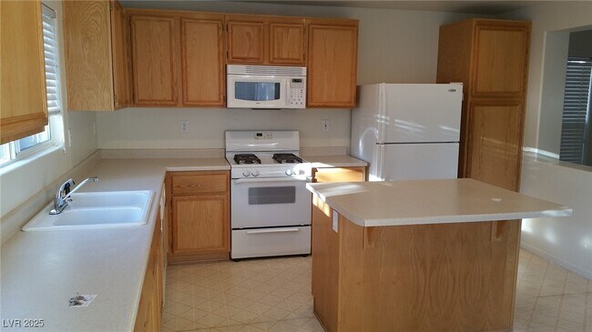 Building Photo - 7245 Pine Barrens St