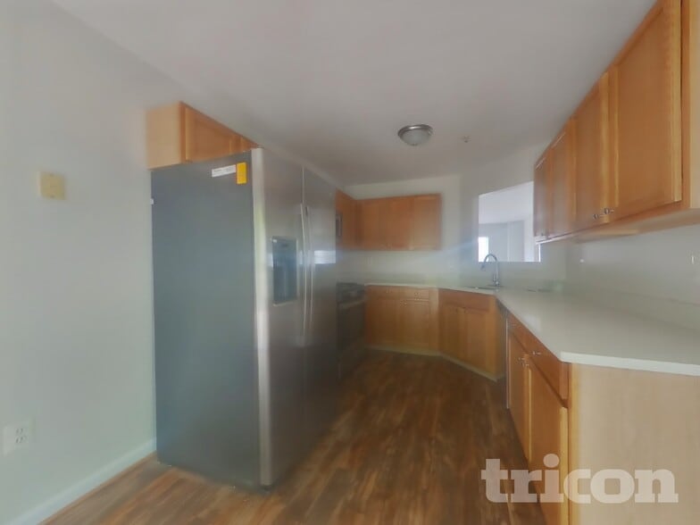 Building Photo - 10930 W Point Pl