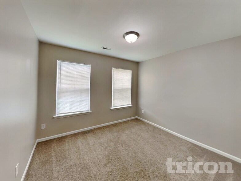 Building Photo - 106 Newport Dr
