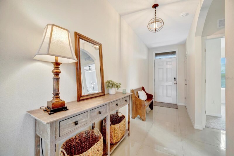 Building Photo - 16341 Little Garden Dr