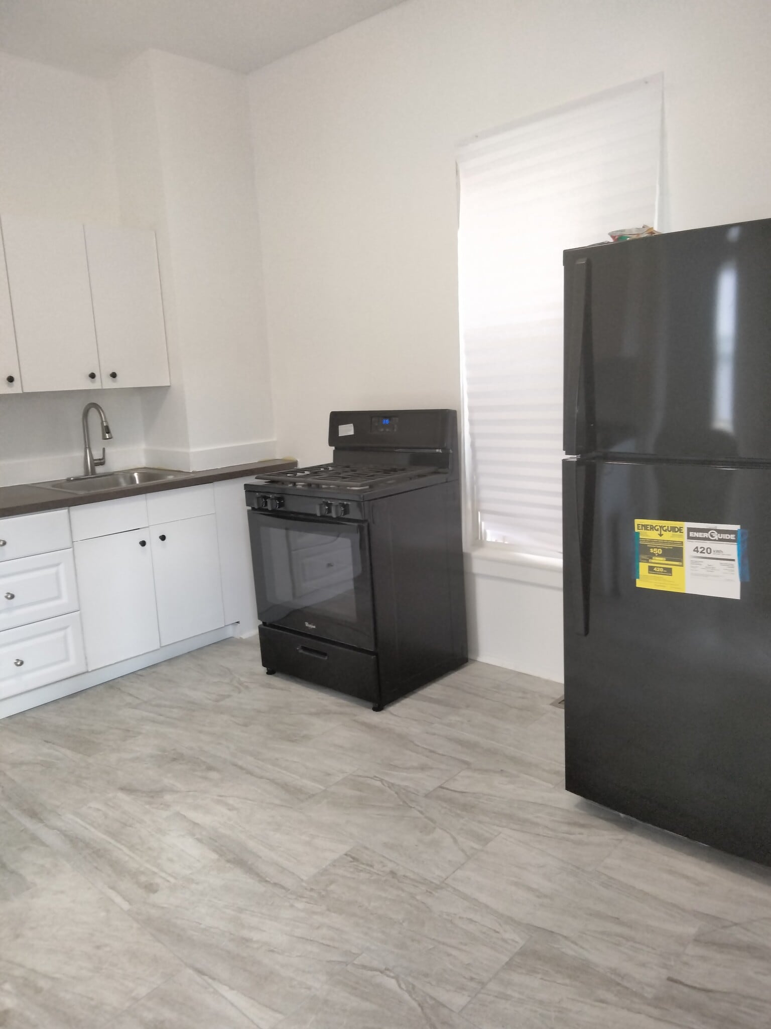 Kitchen - 4203 W Maypole Ave