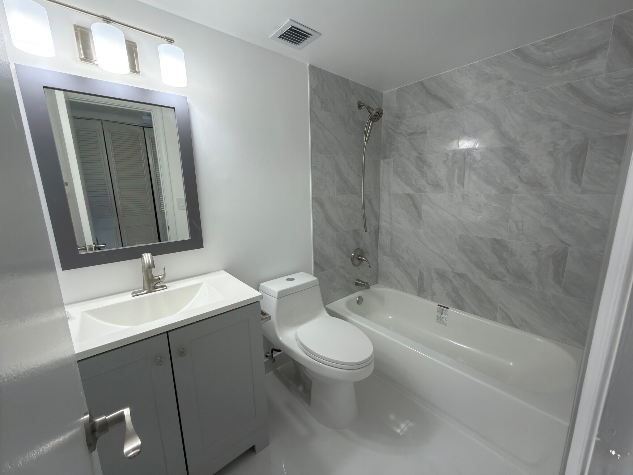 Building Photo - 9311 Orange Grove Dr
