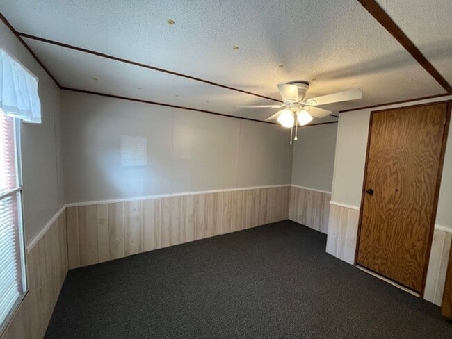 Building Photo - Welcome to this charming 2-bedroom, 1.5-bathroom home located in the desirable area of Leland, NC