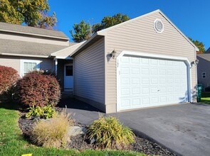 Building Photo - 162 Slindes Woods Cir