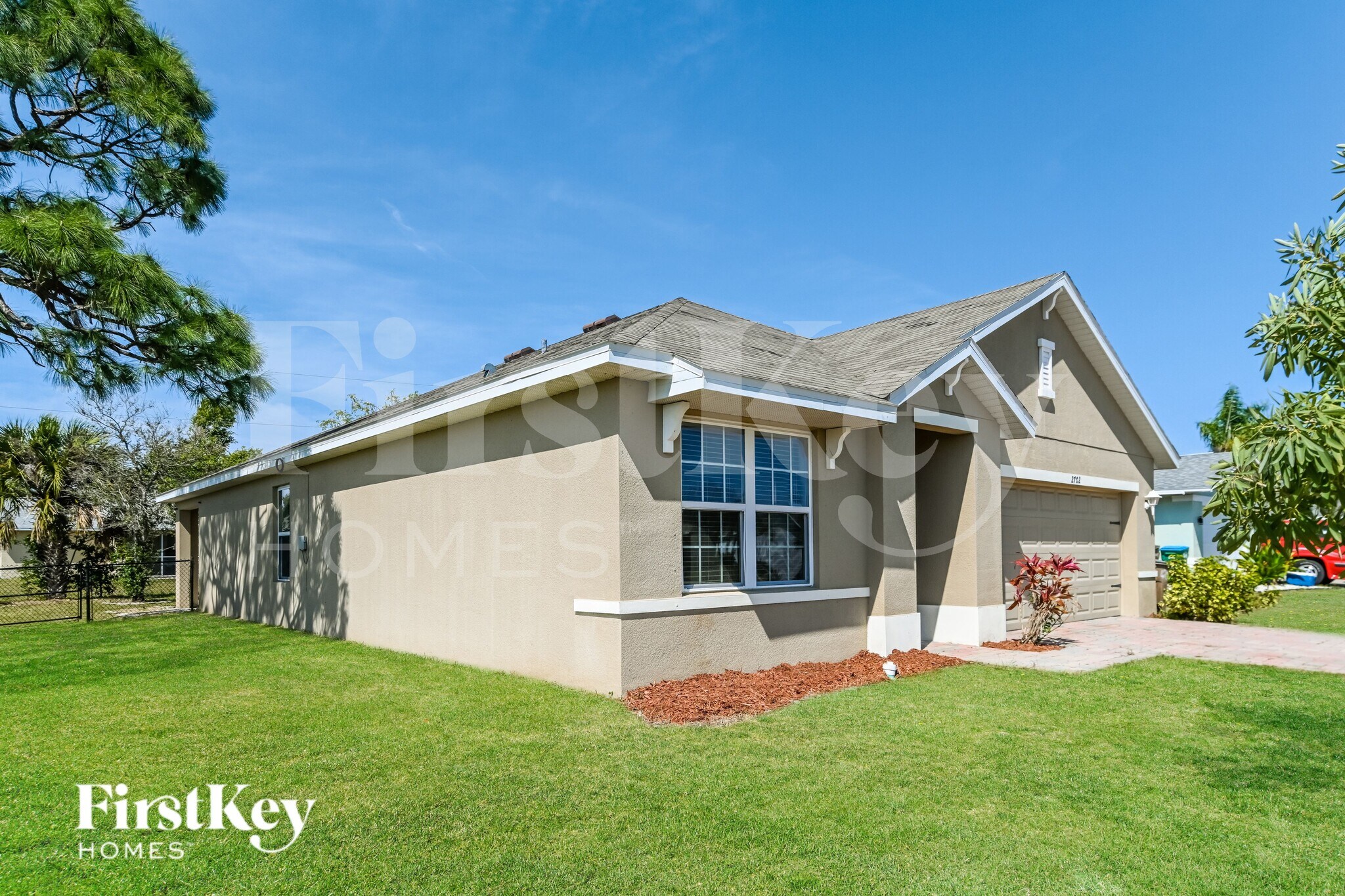 Building Photo - 2702 SW 9th Pl