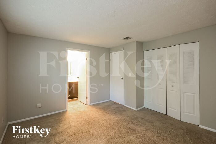 Building Photo - 5225 Martins Crossing Rd